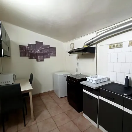 Abbey Hristo Botev * Bükreş