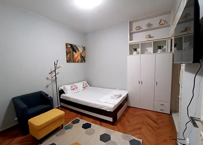 Abbey Hristo Botev Bucureşti